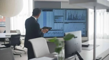 Data Engineering vs Data Science: The Enterprise Handoff Model That Prevents Bottlenecks